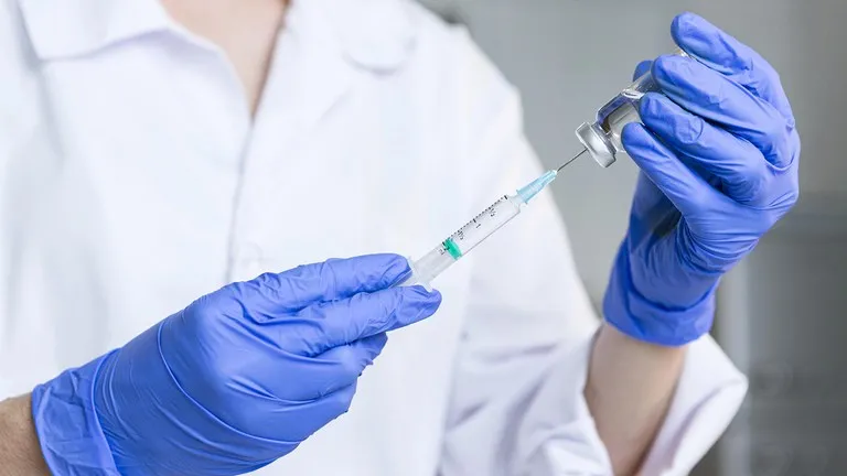Alta de casos de meningite reacende debate sobre vacina tipo B e Pneumo 20 fora do SUS