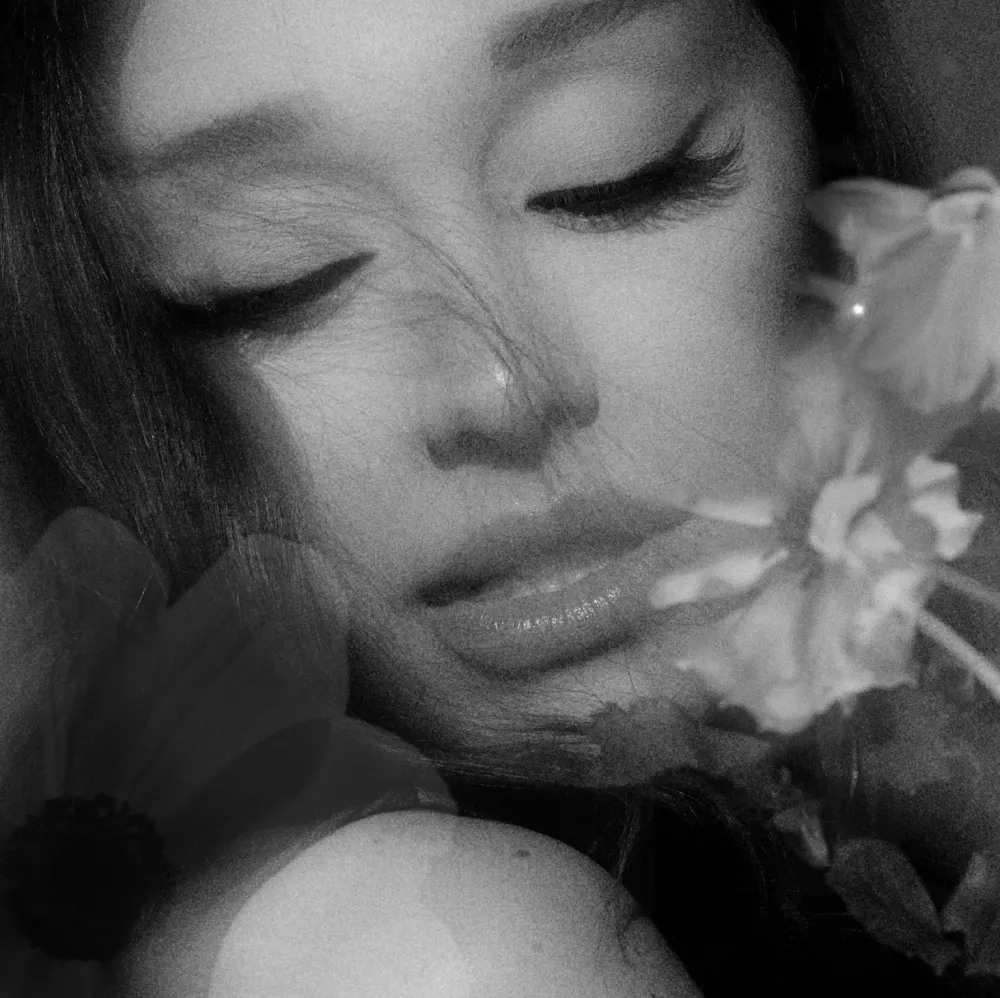 Ariana Grande lança nova faixa e inicia a nova era musical com álbum “Petal”