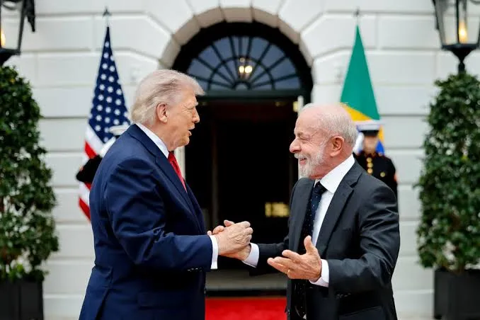Lula chega à França para cúpula do G7 e governo avalia possibilidade de encontro com Trump