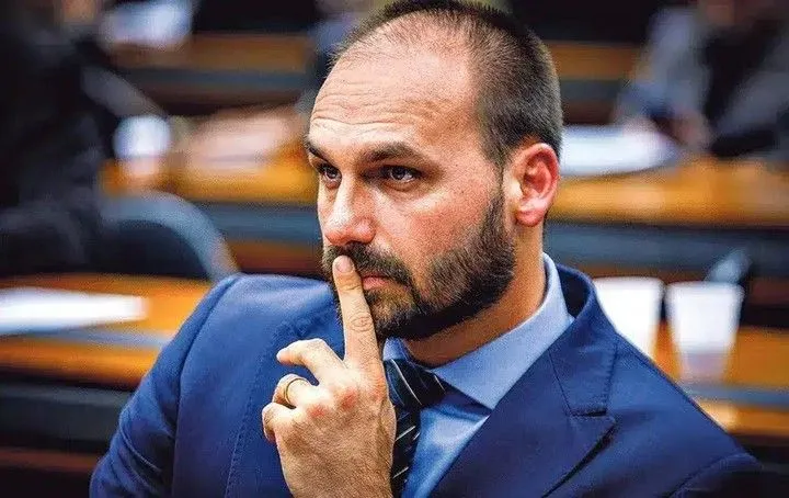 STF condena Eduardo Bolsonaro por unanimidade; pena prevê regime semiaberto e inelegibilidade