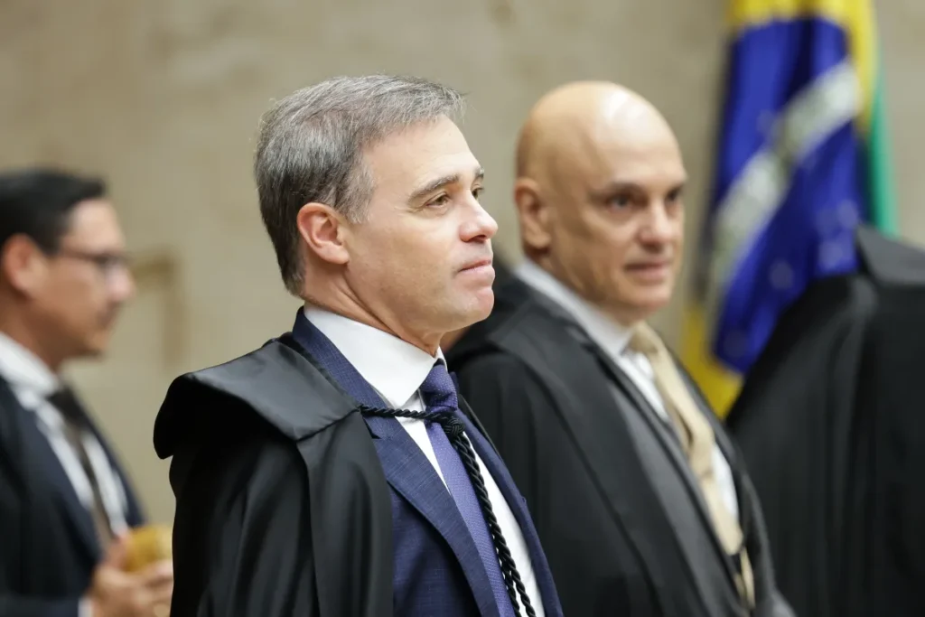 Relatório sobre Moraes e Vorcaro pode ser levado ao plenário do STF; veja os possíveis caminhos Os ministros André Mendonça e Alexandre de Moraes • Victor Piemonte/STF