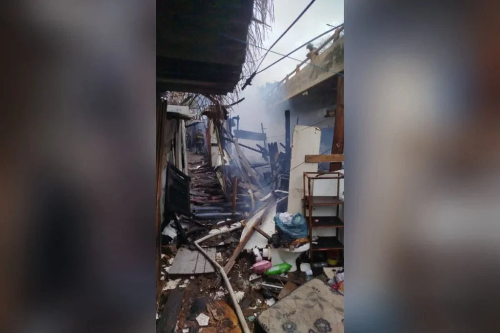 Incêndio atinge quase 30 moradias em comunidade na zona norte de SP
