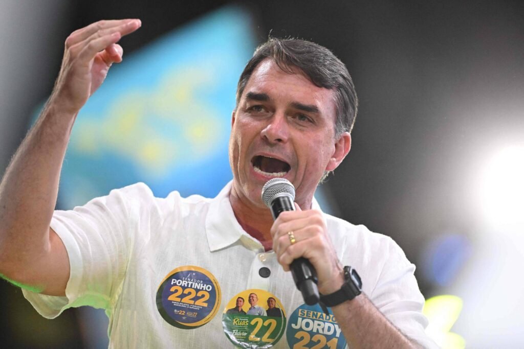 Enquete do Portal F7 registra vantagem de Flávio Bolsonaro entre participantes em São Paulo