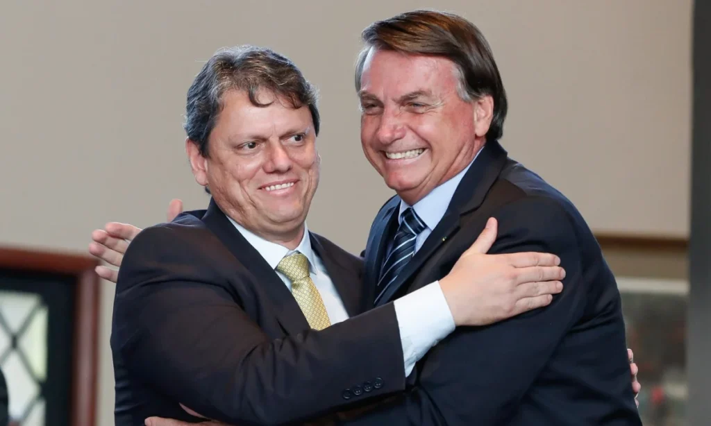 Tarcísio é reeleito em São Paulo e cita Bolsonaro em discurso após vitória